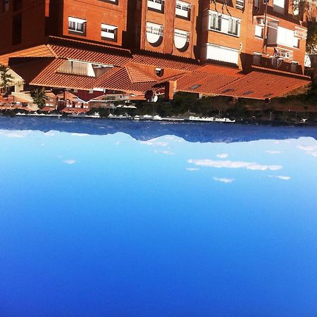 Hotel Diego'S กัมบริลส์ ภายนอก รูปภาพ