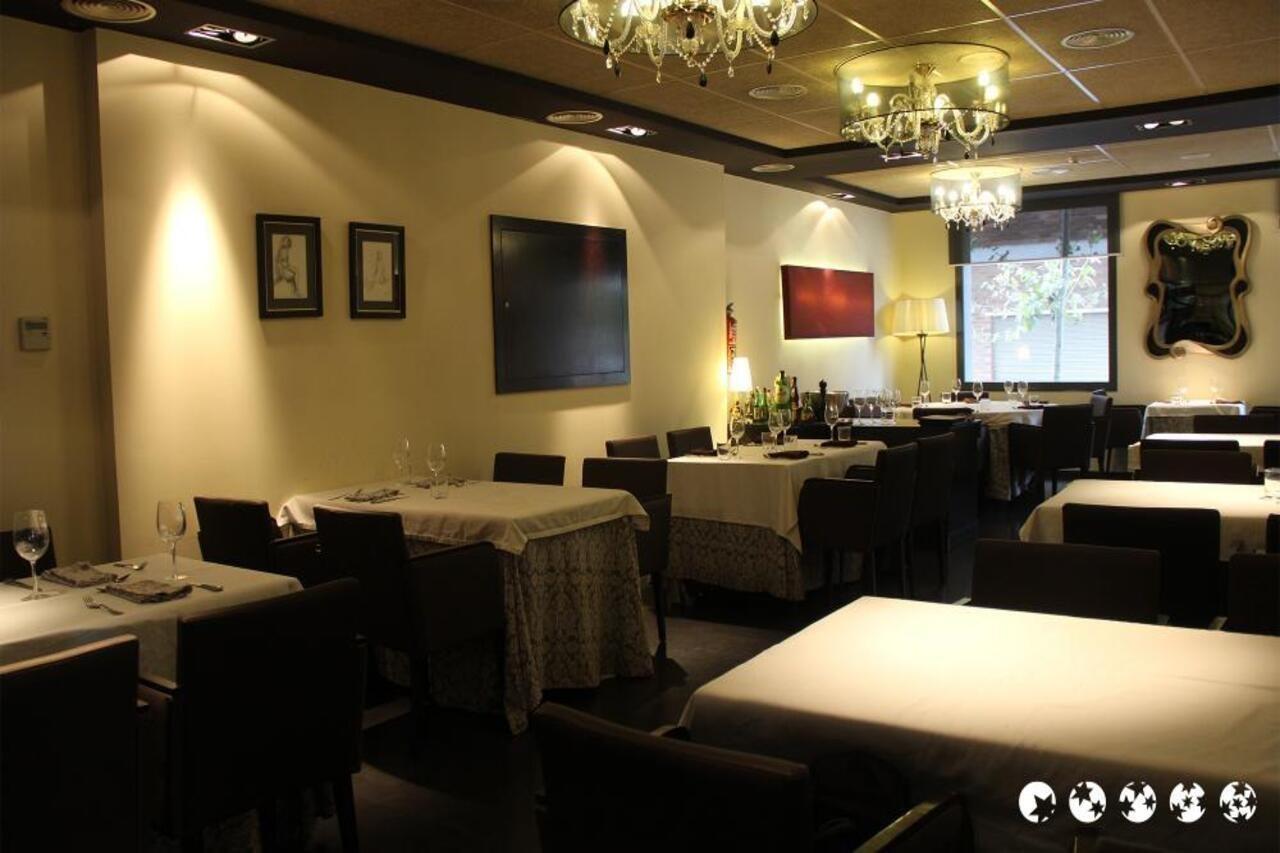 Hotel Diego'S กัมบริลส์ ภายนอก รูปภาพ