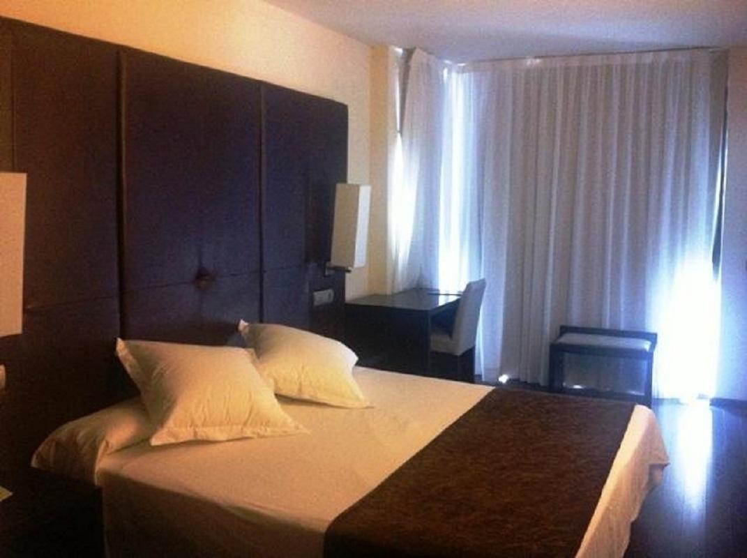 Hotel Diego'S กัมบริลส์ ภายนอก รูปภาพ